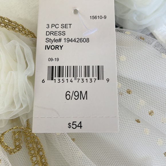 Adorable cute baby girl wedding dress - Picture 2 of 2